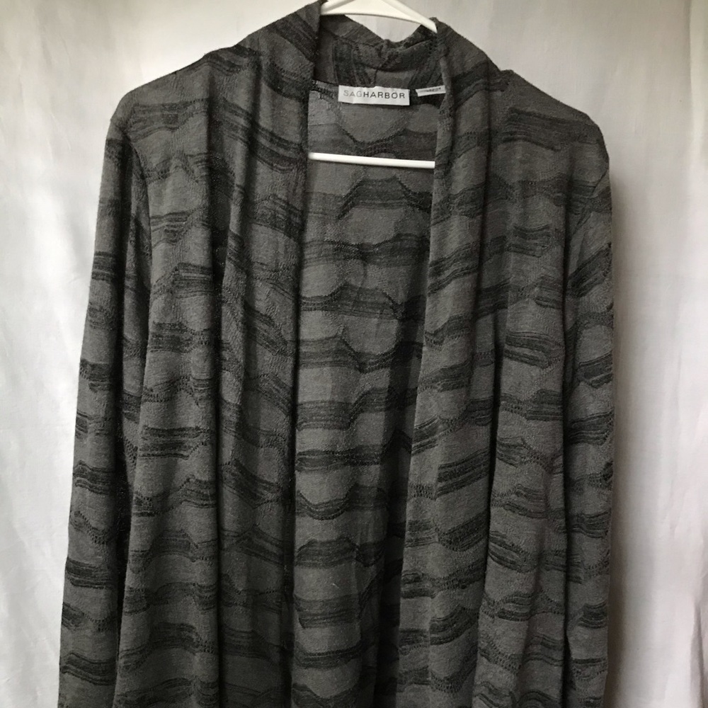 Lightweight sweater